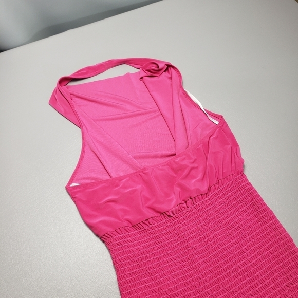 3/$15 dots pink stretchy halter top women's size medium - Picture 6 of 9
